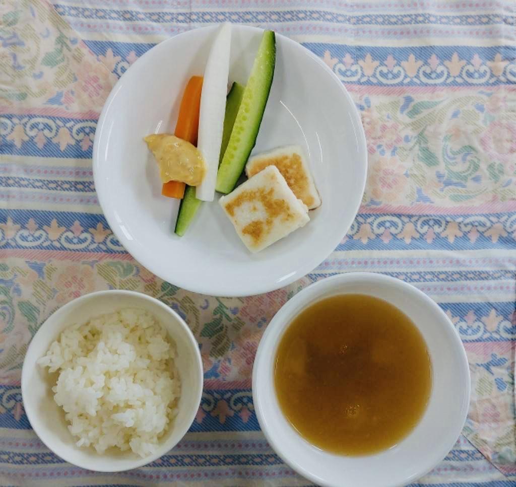 今日の給食　2023年3月28日