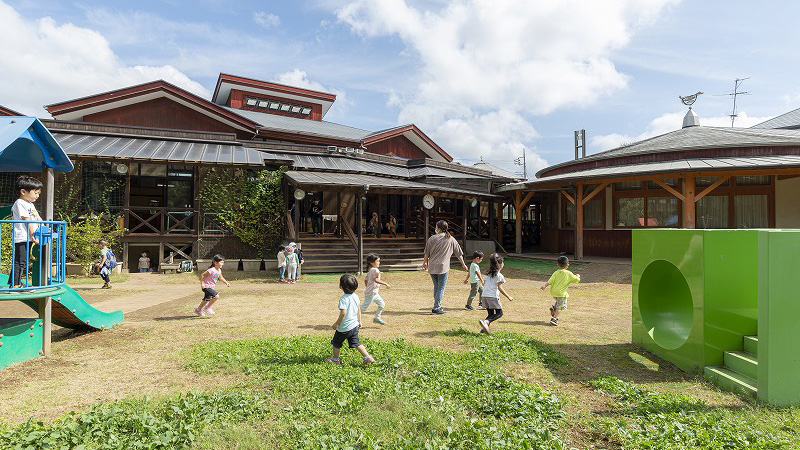 園舎全景